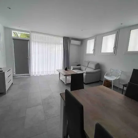 Espectacular Planta Baja Con Terraza Y Parking A 5 Min De La Playa * Cadaques