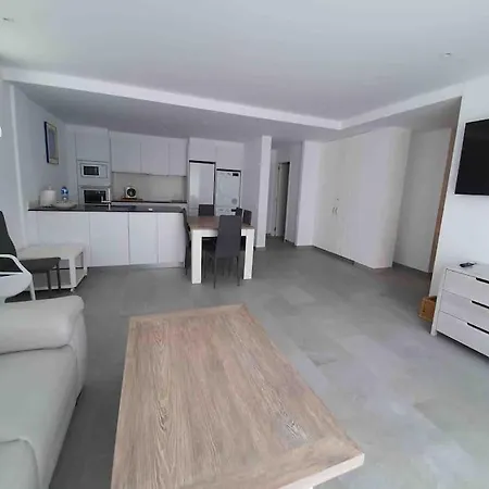 Espectacular Planta Baja Con Terraza Y Parking A 5 Min De La Playa * Cadaques