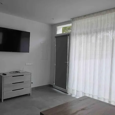 Espectacular Planta Baja Con Terraza Y Parking A 5 Min De La Playa * Cadaques