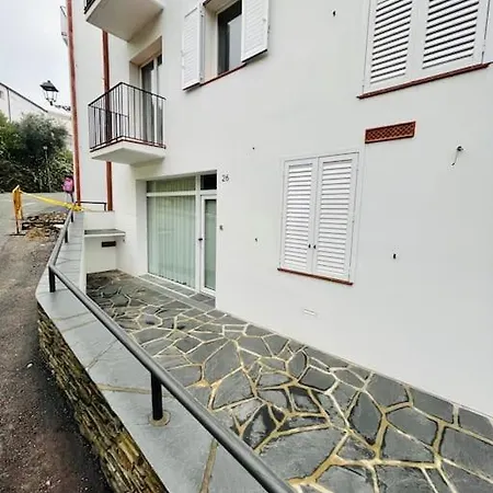 Espectacular Planta Baja Con Terraza Y Parking A 5 Min De La Playa Cadaqués